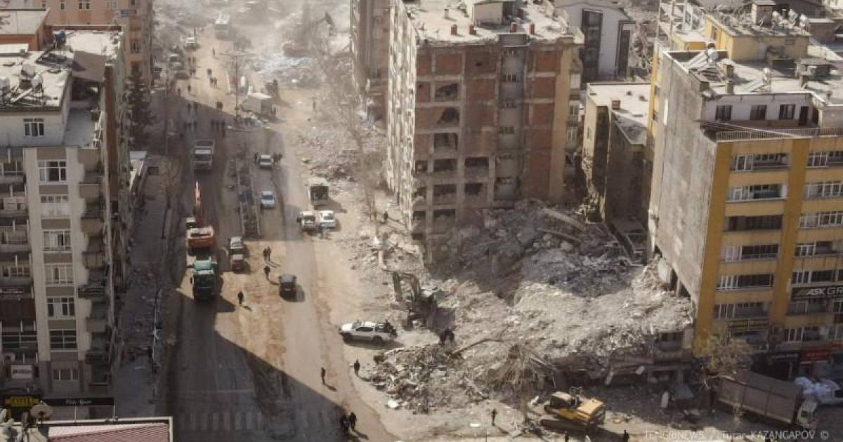 Число погибших после повторного землетрясения в Турции растет