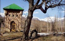 Место поклонения - Мавзолей  Шейха Умара Вали