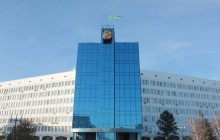 Пенсионерка едва не упала с четвертого этажа в Костанайской области