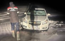 Дети замерзали на трассе в Костанайской области: видео