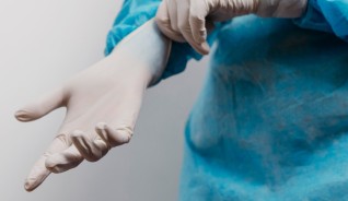 Сотрудник морга обвиняется в насилии над телами умерших