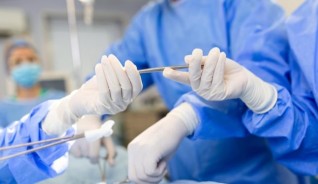 В Алматы женщине удалили 25-килограмовую опухоль