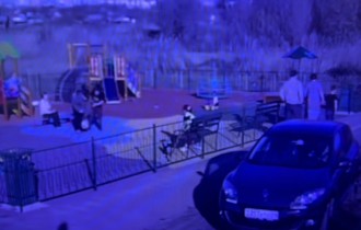 В Караганде мужчина напал на ребенка на десткой площадке