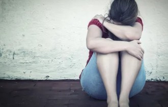 Мужчина облил бывшую девушку кислотой и ударил ножом