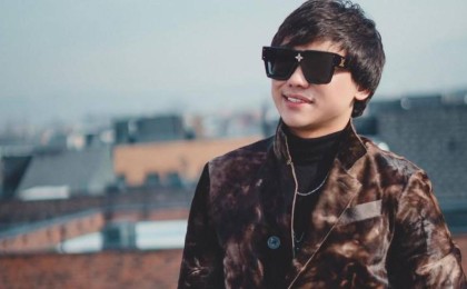 "Танцовщицы" на дне рождения Кайрата Нуртаса озадачили поклонников