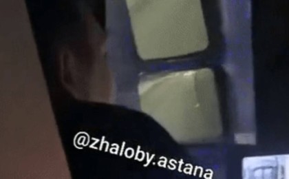Курящий водитель автобуса в Астане вызвал споры в сети