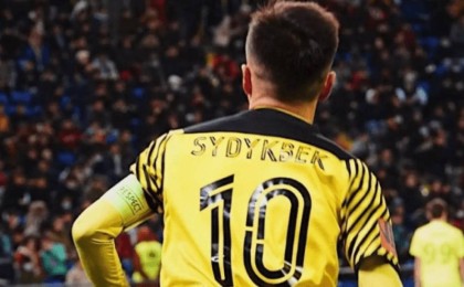 "В 18 лет я получал миллионы и начал пить". Казахстанский футболист - о сломанной карьере