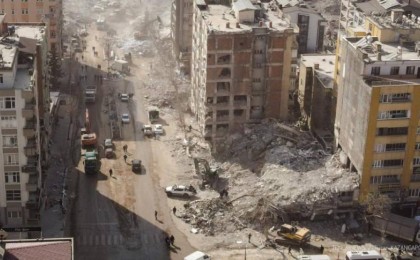 Число погибших после повторного землетрясения в Турции растет