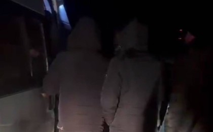 Более 30 россиян на двух микроавтобусах застряли в мороз на трассе в Актюбинской области