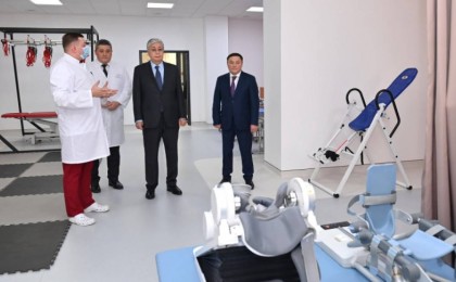 Токаев посетил реабилитационный центр в Кокшетау
