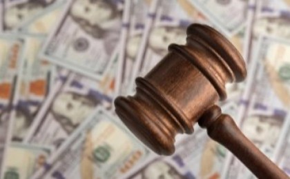 Мужчина обманул женщину на 4,8 млн тенге, обещая снять пенсионные накопления