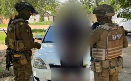 Обыск в съемной квартире провели после задержания иностранца в Уральске