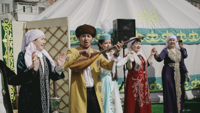 Жители Жезказгана и Сатпаева встретили Наурыз в масштабном этноауле от компании «Казахмыс»