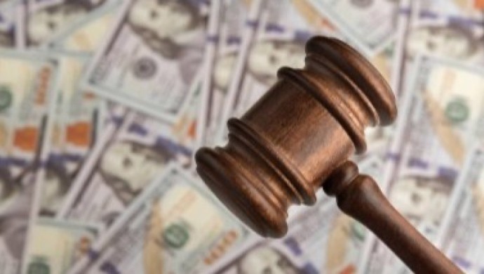 Мужчина обманул женщину на 4,8 млн тенге, обещая снять пенсионные накопления