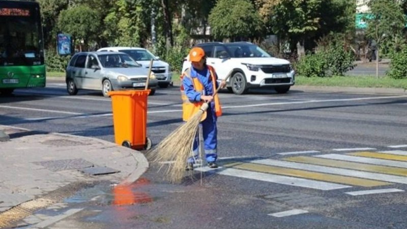 К Дню города Алматы коммунальщики работают в усиленном режиме