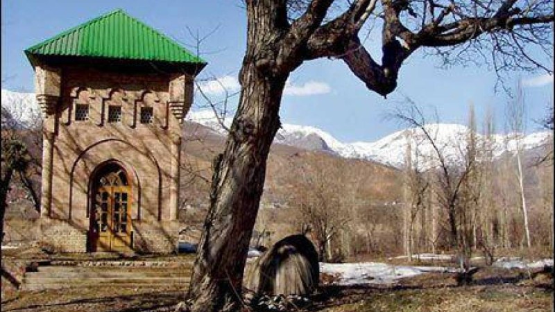 Место поклонения - Мавзолей  Шейха Умара Вали