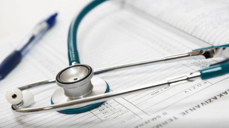 Жители Байконура с казахстанскими паспортами не могут получить бесплатные медуслуги - депутат