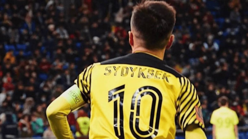 "В 18 лет я получал миллионы и начал пить". Казахстанский футболист - о сломанной карьере