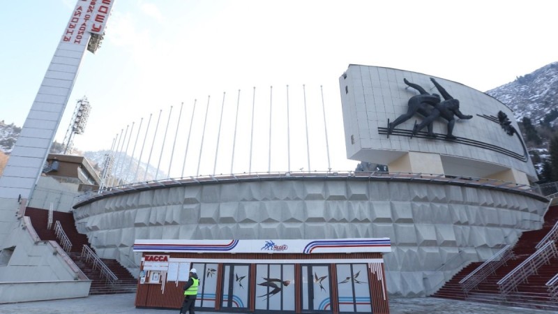 В Алматы продолжается модернизация легендарного катка