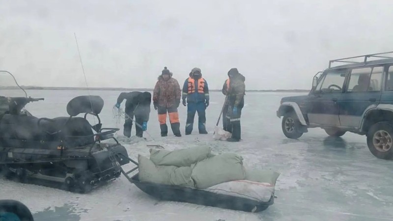 Из озера Балхаш изъяли километры браконьерских сетей