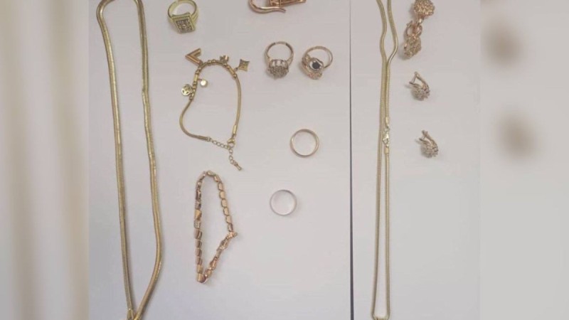 Мастер вместо ремонта сдавал золото в ломбард