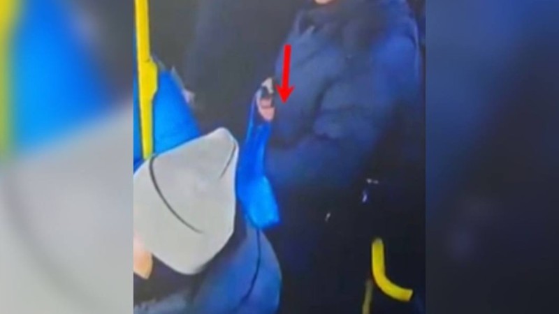Более 4,1 млн тенге украли у пассажира в автобусе