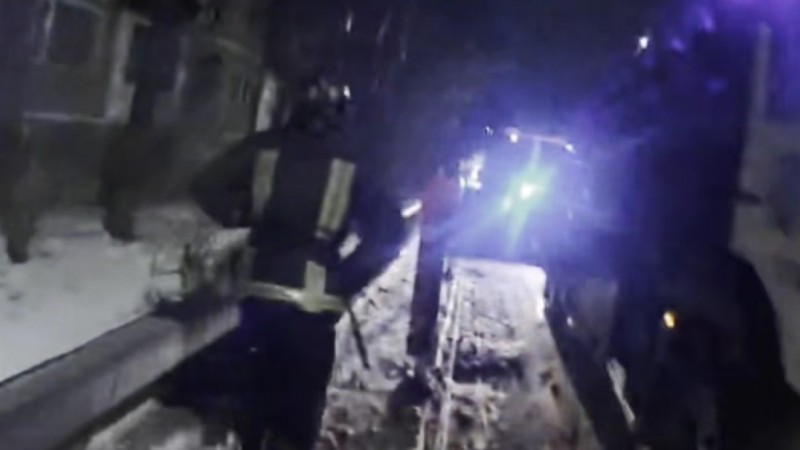 В Караганде спасатели предотвратили трагедию с ребёнком (ВИДЕО)