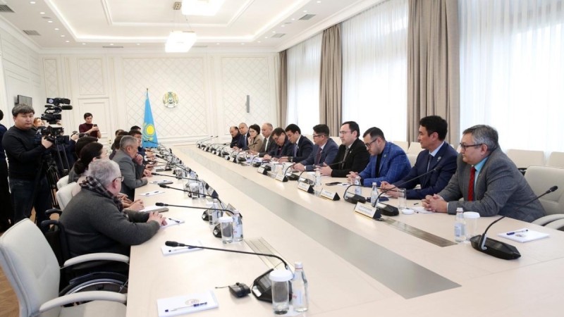 В Алматы высказались в поддержку проекта новой Конституции