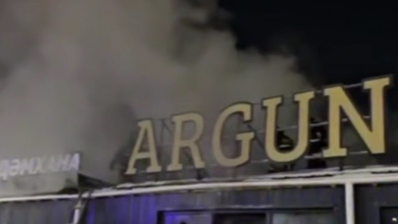 Загорелось кафе на правом берегу в Астане