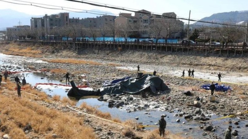 Военный вертолет разбился: на борту было два человека