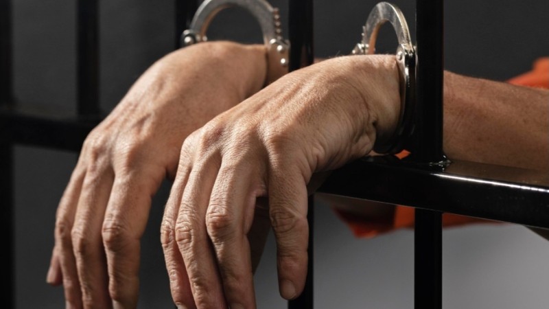 Мужчина связал жену скотчем и отправил в психбольницу