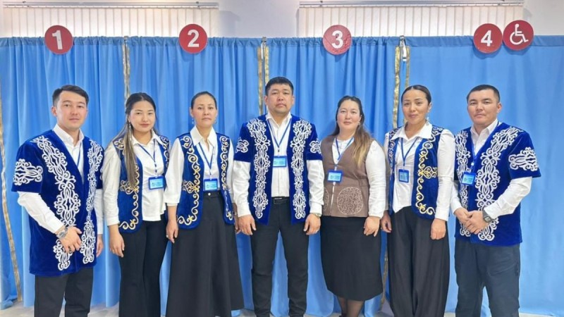 Жителями Мангистауской области запущен челлендж в национальной одежде на республиканском референдуме