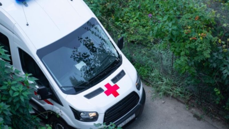Скорая отказалась помогать подростку из-за бахил