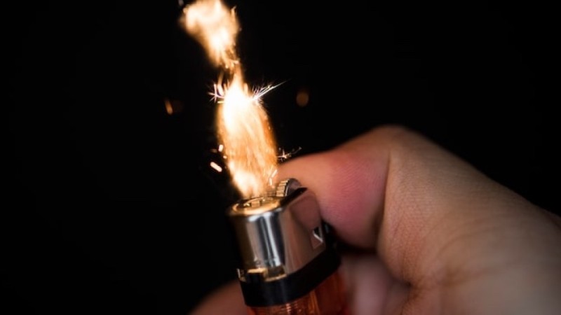 В Караганде мужчина пытался поджечь себя