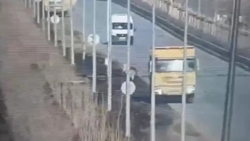 В Астане грузовик отправили на штрафстоянку за неправильное использование тряпки