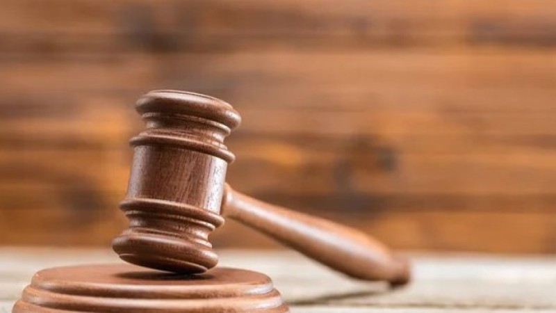 Подростков осудили за жестокое избиение пенсионера в его квартире