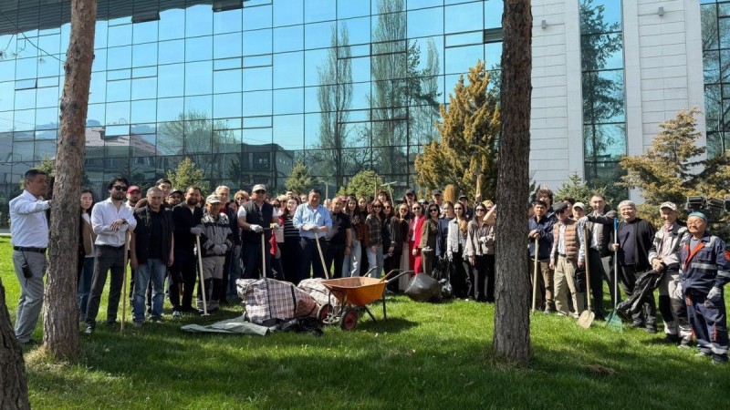 Чистота города – общая ответственность: представители сферы культуры Алматы активно приняли участие в субботнике