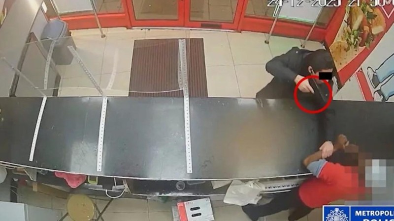 Мужчина угрожал официанту пистолетом из‑за перепутанного соуса