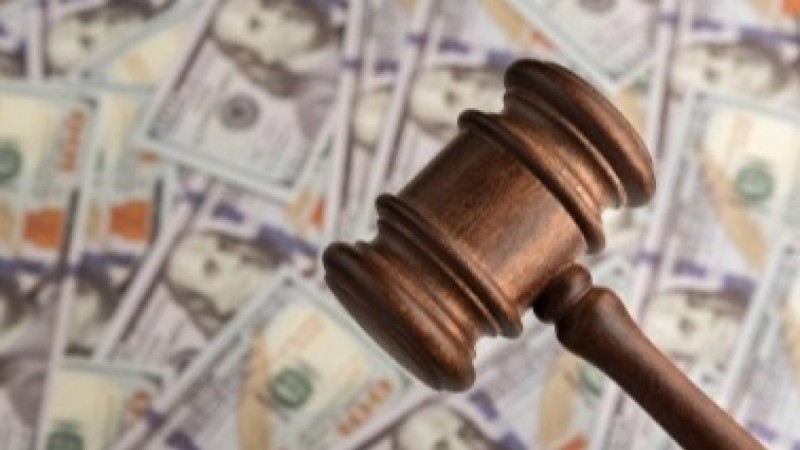 Мужчина обманул женщину на 4,8 млн тенге, обещая снять пенсионные накопления