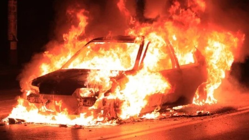 В Уральске 16-летний мальчик едва не сгорел в машине