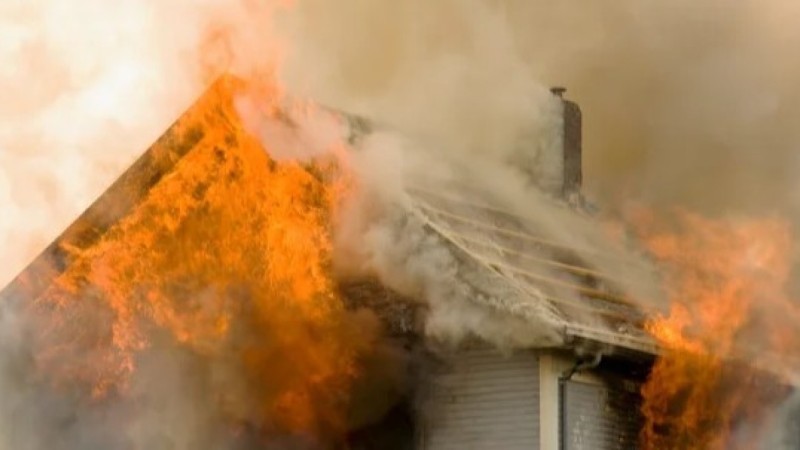 Появилось видео с действиями полиции на месте пожара в Астане