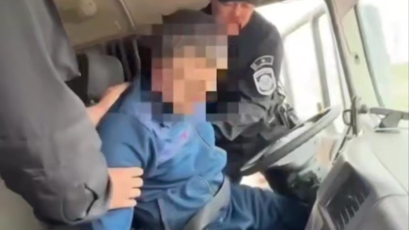 В Атырау водитель грузовика потерял сознание за рулём