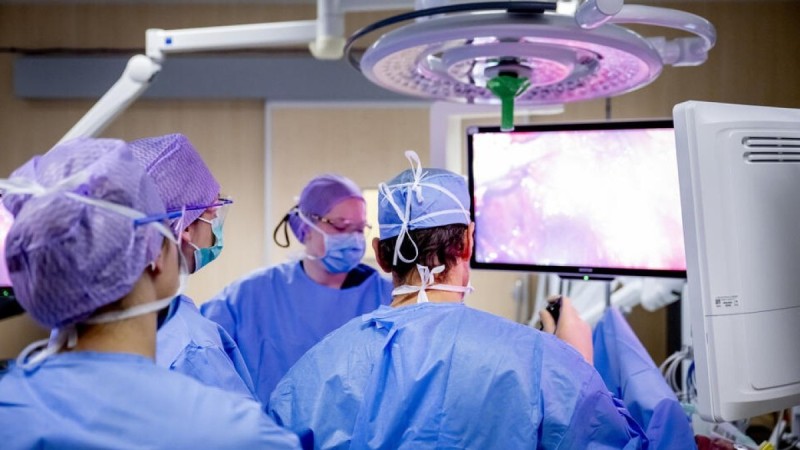 Во время операции хирург по ошибке удалил не тот орган: ему предъявили обвинение