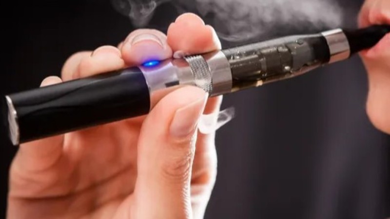 Девушка с 15 лет пользовалась электронными сигаретами: в 21 у нее обнаружили рак легких