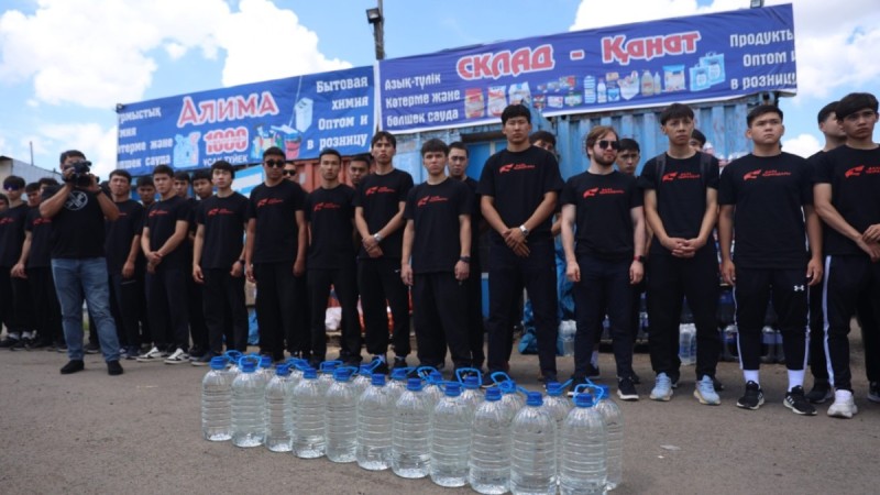 Молодежный десант против суррогата: в Астане изъяли алкоголь, а в Өскемене к делу подключили ДЭР