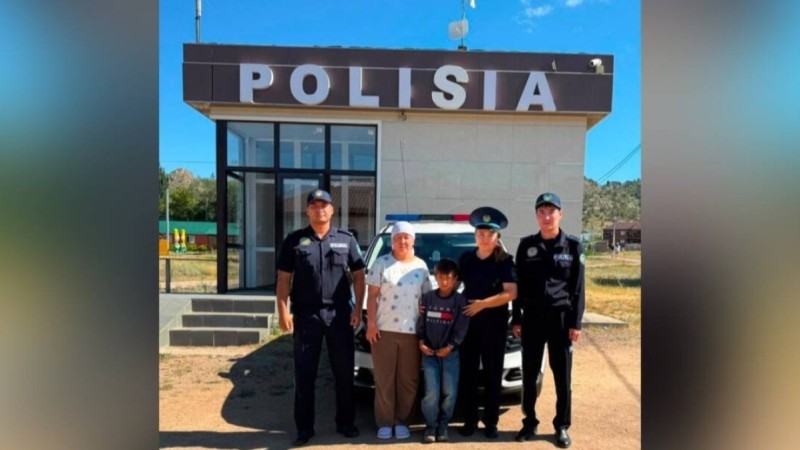 9-летний мальчик прошел 7 км в поисках отца и оказался на трассе