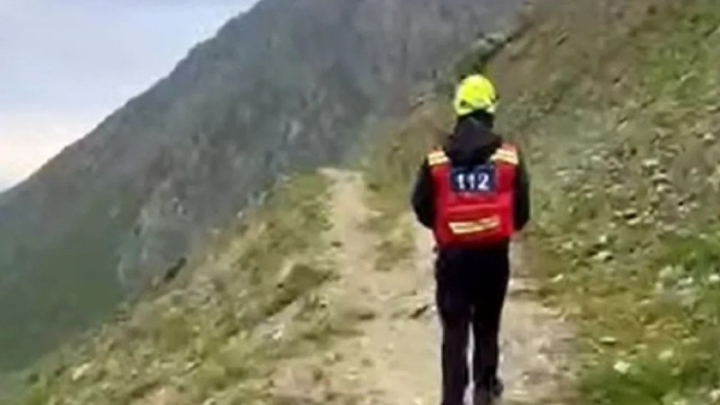 Трое туристов потерялись при восхождении в горах Алматы (ВИДЕО)