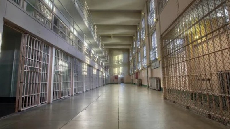 15-летнего парня приговорили к 100 годам заключения: что он натворил