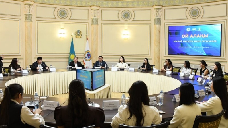 В Алматы студентам предложили перейти от слов к делу