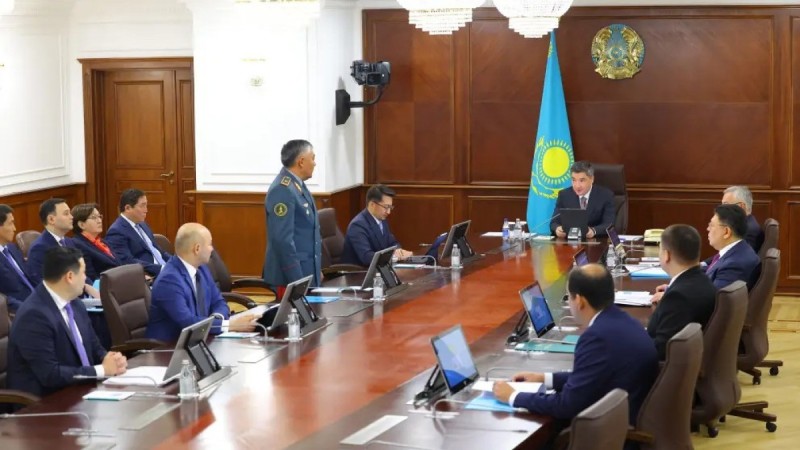 Бектенов обратился к новому министру обороны
